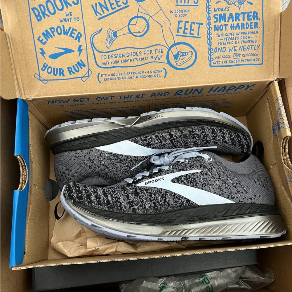 Brooks Bedlam size 7.5 running shoe NWT